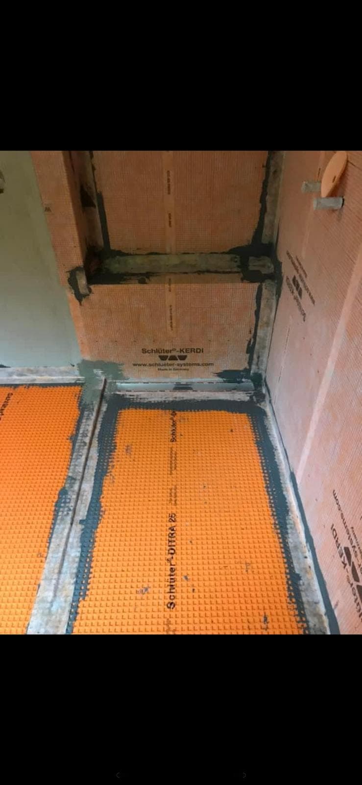 Bad mit Abdichtung und Sitzbank - Freilassing 1