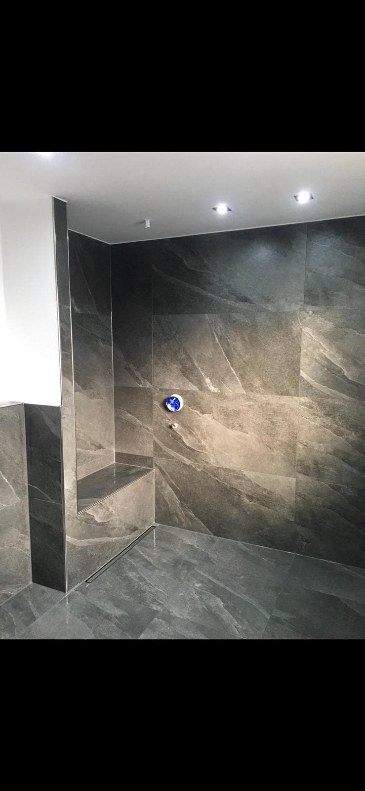 Bad mit Abdichtung und Sitzbank - Freilassing 2