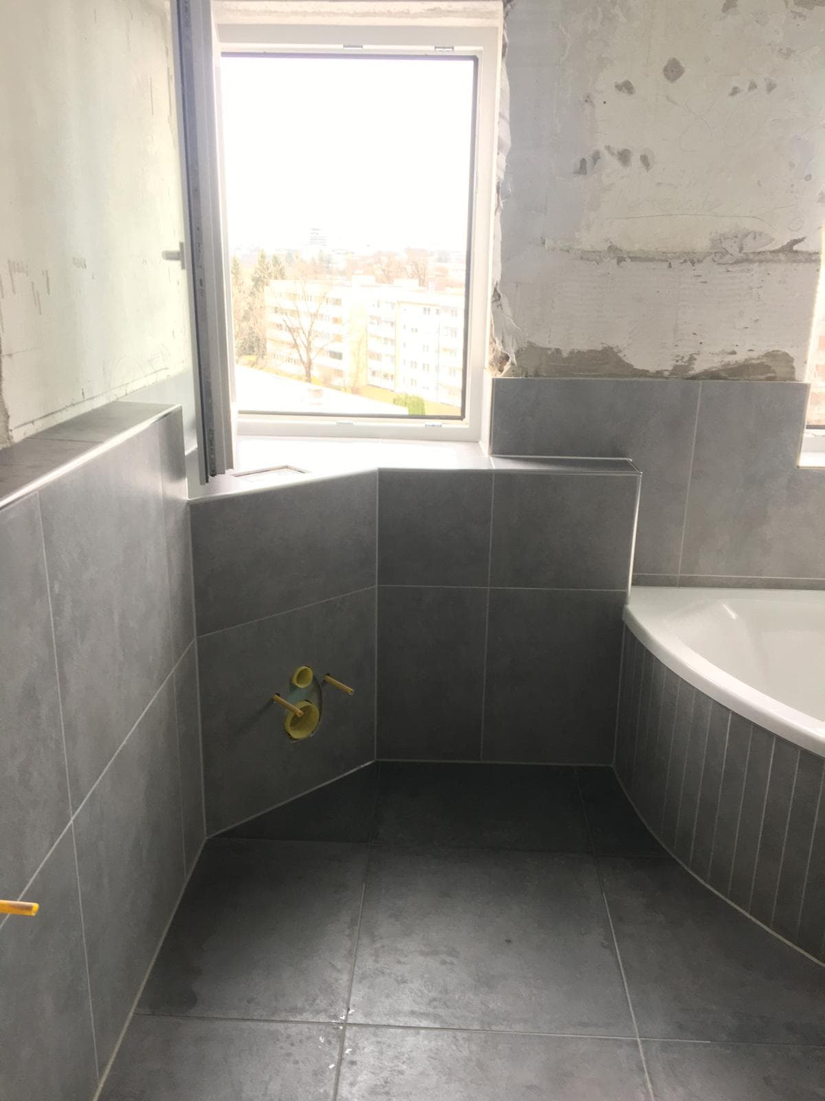 Bad Traunstein mit Eckwanne - Renovierung 2